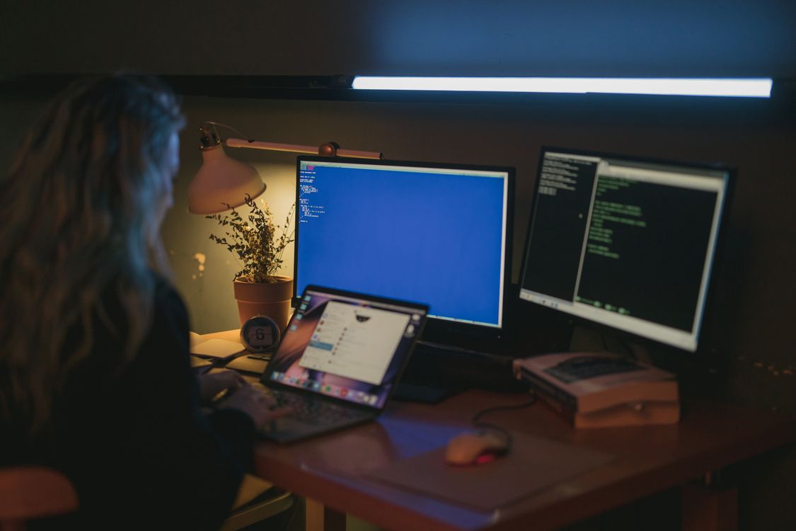 How to Learn Digital Skills for Free 4 Person avoiding common pitfalls while learning digital skills online